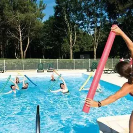 3 Etoiles - Piscine - Ccaffag Dağ evi *